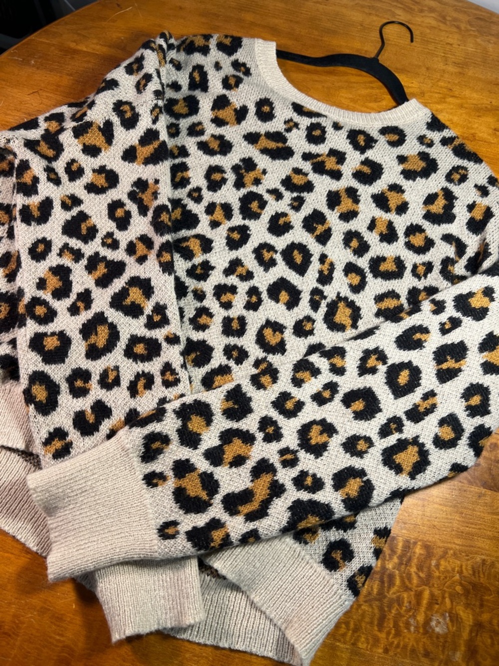 Knox Rose Beige, Black and Brown Leopard Crewneck Sweater 🐆